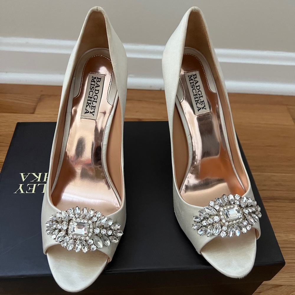 Badgley Mischka Pumps